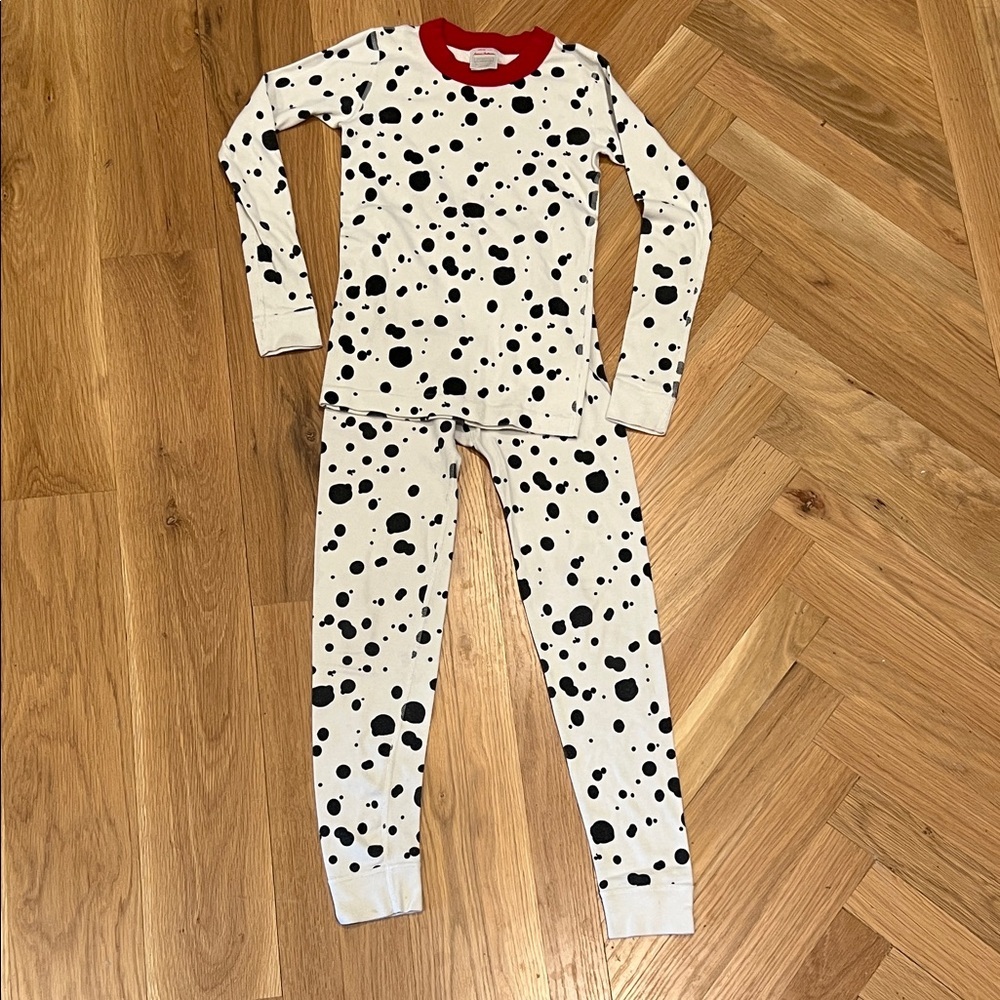 Hanna Andersson Black and White Spotted Pajama Set with Red Collar- Sz 8